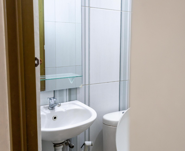 Bathroom 14