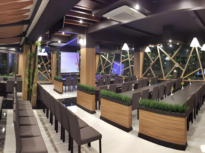 Food & Drinks 5, The Contrast i Hotel, Pluak Daeng