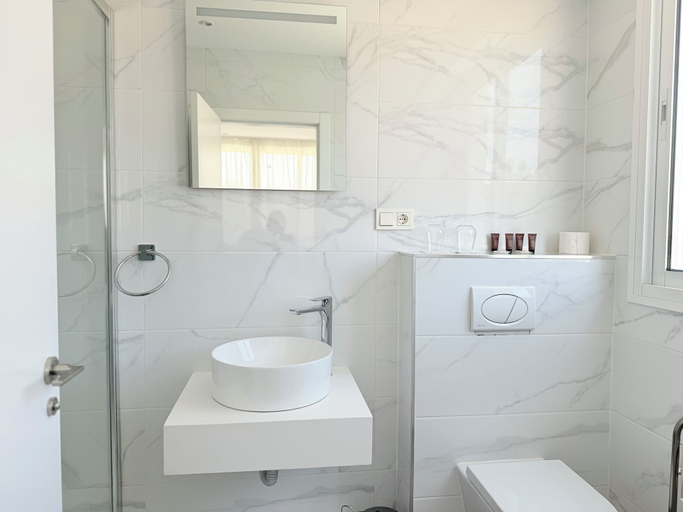 Bathroom 2, HOTEL MARINA BENALMADENA, Málaga