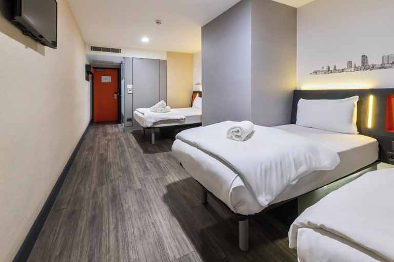 Bedroom 3, easyHotel Leeds, Leeds