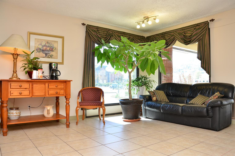 Public Area 3, Canadas Best Value Inn Kelowna, Central Okanagan