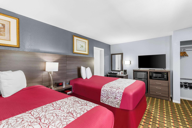 Bedroom 3, Americas Best Value Inn Belleville, Republic