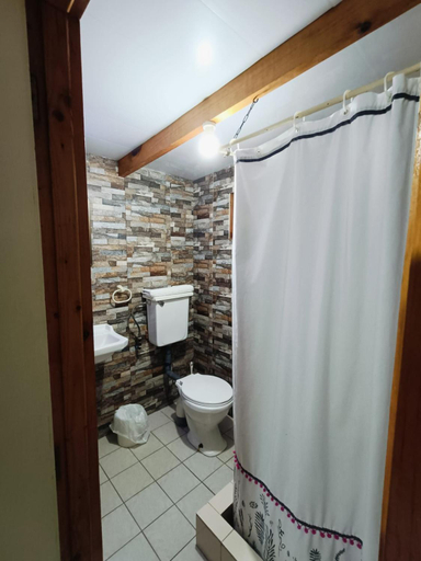 Bathroom 3, Hostal & Cabanas Don Juan, Cautín