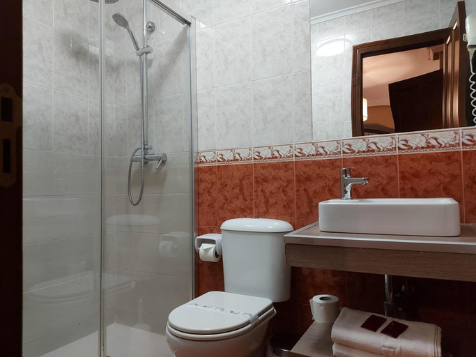 Bathroom 4, Hotel Rural Entremontes, Asturias