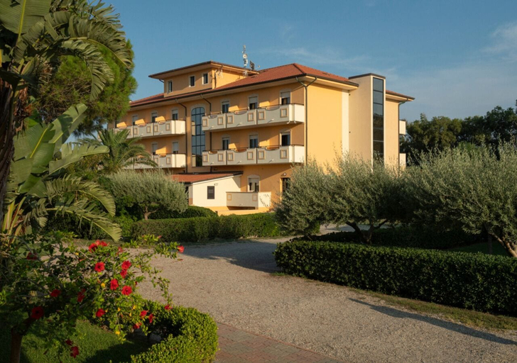 Exterior & Views 2, Madama club village, Crotone