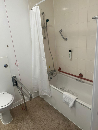 Bathroom 3, Willen Lodge Hotel, Milton Keynes