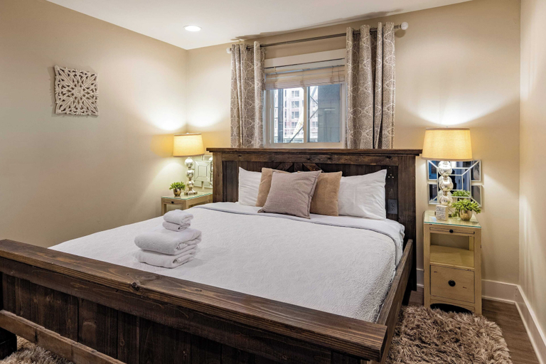 Bedroom 5, Cumberland River Views, Walk to Broadway, Downtown & Stadium Rockin' Riverfront, Davidson