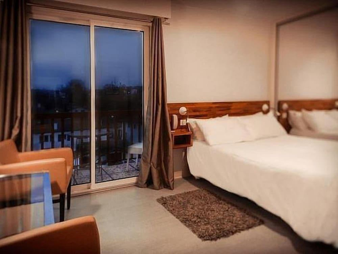 Bedroom 3, Hotel Restaurant Bonnet, Pyrénées-Atlantiques