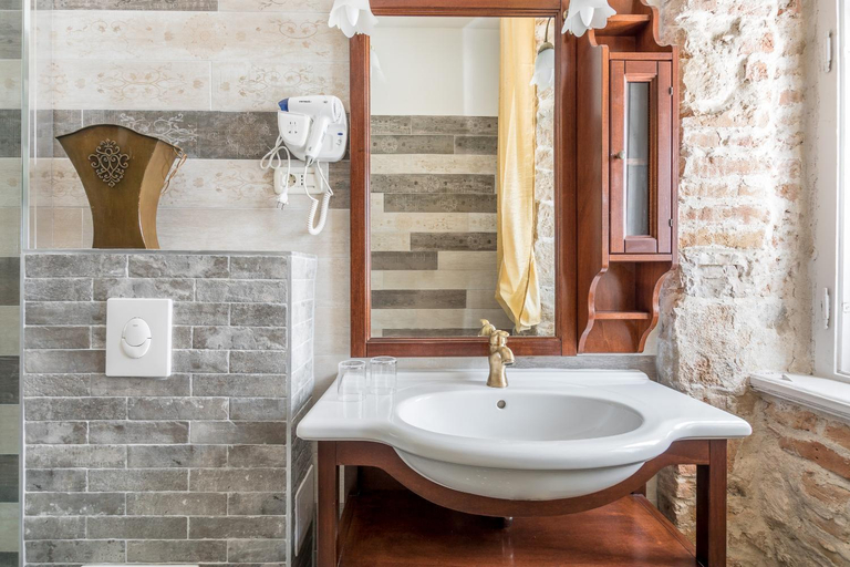 Bathroom 5, Pietra Rossa, Split
