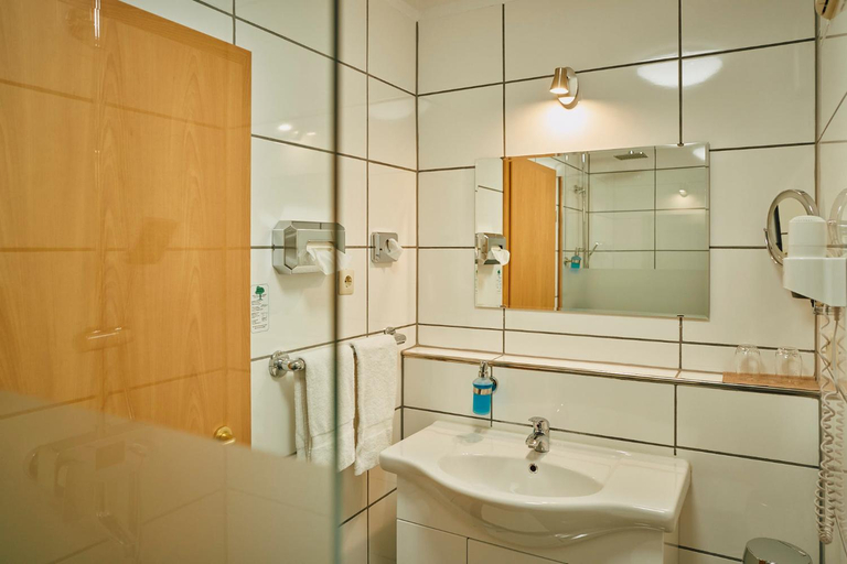 Bathroom 2, Hotel Hirt, Rottweil