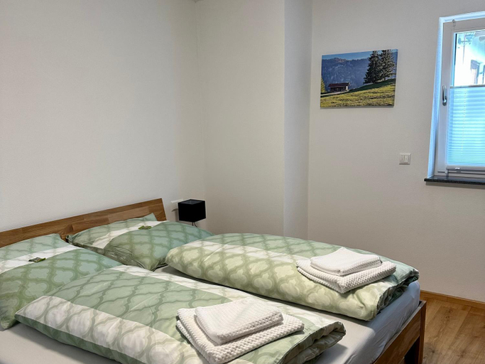 Bedroom 1, AllgauBlick - Ferienwohnung mit Bergblick - Konigscard, Ostallgäu