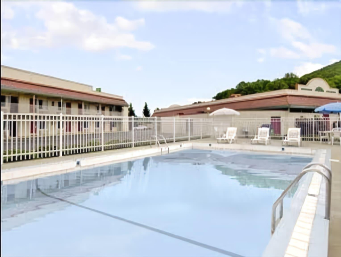 Sport & Beauty, Americas Best Value Inn Marion, McDowell