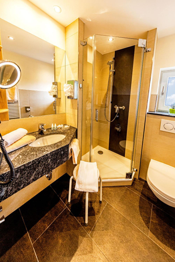 Bathroom 2, Hotel Haus Seeblick, Düren