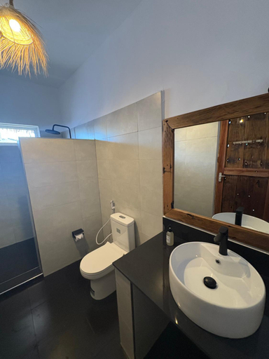 Bathroom 3, African Bungalows, Kaskazini 'A'