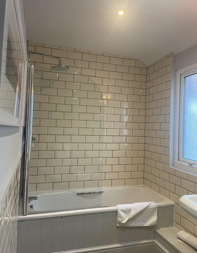 Bathroom 4, Trearddur Bay Hotel Holyhead, Gwynedd