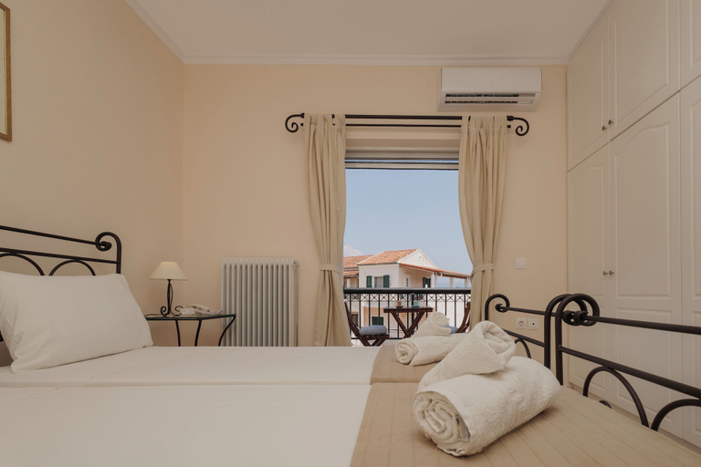 Bedroom 4, Cha Nanakas Village Inn, Ionian Islands