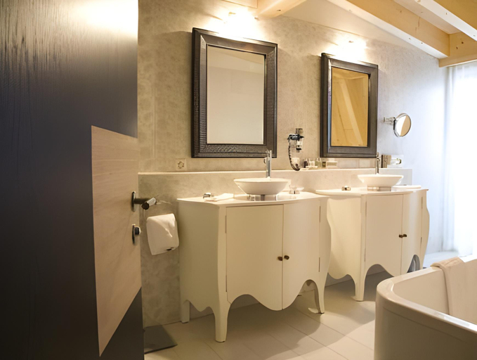 Bathroom 3, Monte Rosa Boutique Hotel, Visp