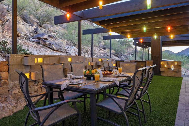 Food & Drinks 5, Panoramic Views, Private Pool, Patio Lounge w/ Firepit Royal Palm by Avantstay, Maricopa