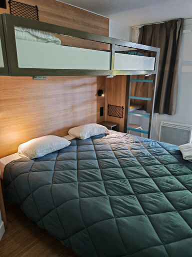 Bedroom 3, Premiere Classe Douai - Cuincy, Nord