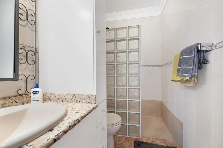 Bathroom 3, 2-bed House Sleeps 4 With Free Parking, Santa Cruz de Tenerife