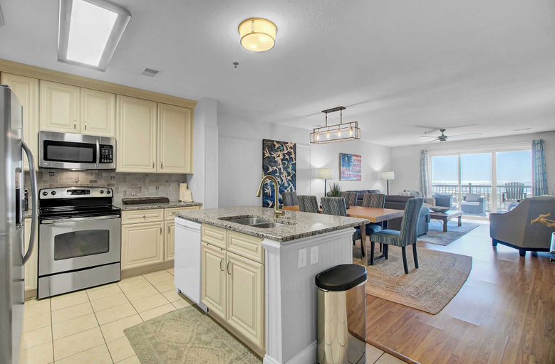 Others 5, Beachfront 3bdr Condo w/ Pool & Deck Ocean Views Ocean Blvd #102 by Avantstay, Charleston