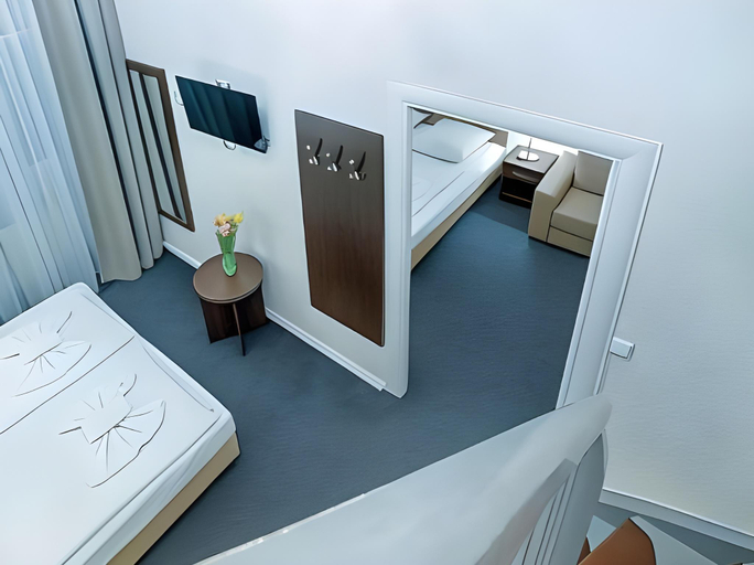 Bedroom 4, Hotel Bellevue am Kurfürstendamm, Berlin