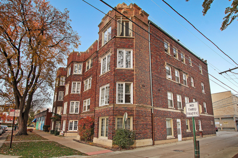 Exterior & Views 4, Sleek and Cozy 1BR Apartment - Hartrey G, Cook