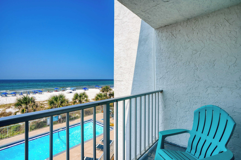 Others 1, Sun-kissed by Avantstay Beachfront Access, Bay
