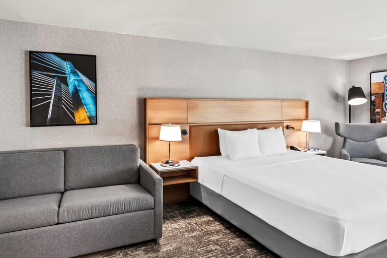 Bedroom 3, Radisson Hotel Portland Airport, Multnomah