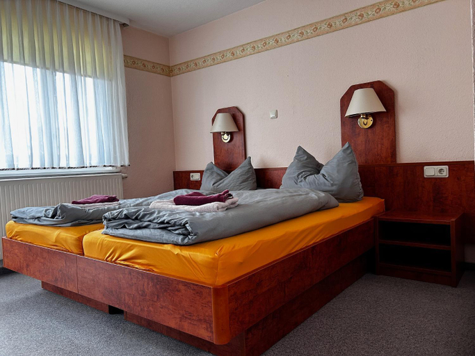 Bed, Pension FAULPELZ - Doppelzimmer mit Bad, Eichsfeld