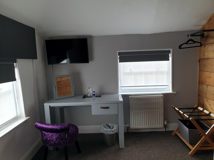 Others 4, Carpenters Arms, Lincolnshire