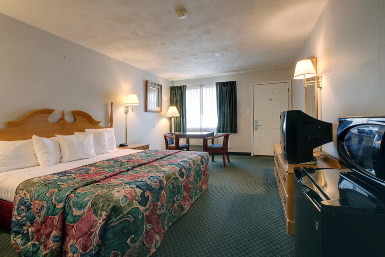 Bedroom 3, Americas Best Value Inn Uvalde, Uvalde