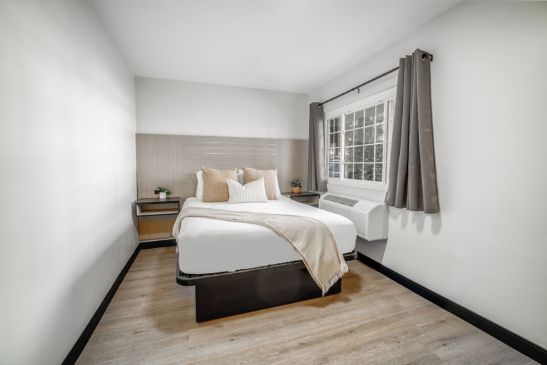 Bedroom 5, ERTH INN by AGA- San Ysidro, San Diego