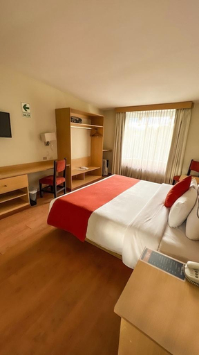 4, Xima Exclusive Puno, Puno
