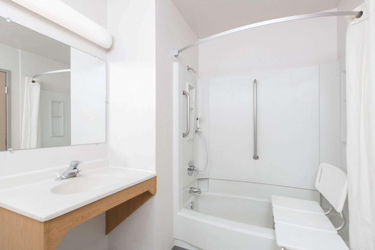 Bathroom 4, Super 8 by Wyndham Ketchikan, Ketchikan Gateway