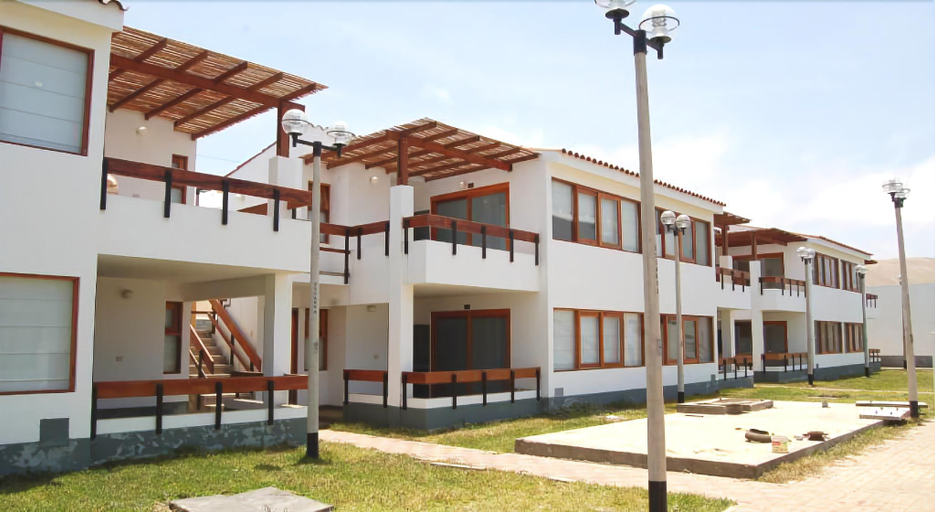 Exterior & Views