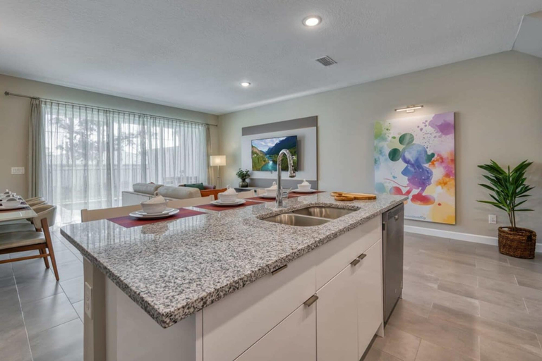 Room 4, Spacious and Modern Home for 9 Guests, Osceola