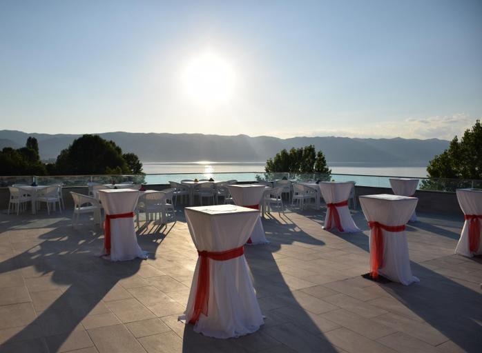 Food & Drinks 3, Hotel Pogradeci 2, Pogradecit