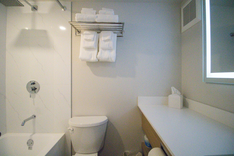 Bathroom 3, Baymont by Wyndham Gold River, Comox-Strathcona