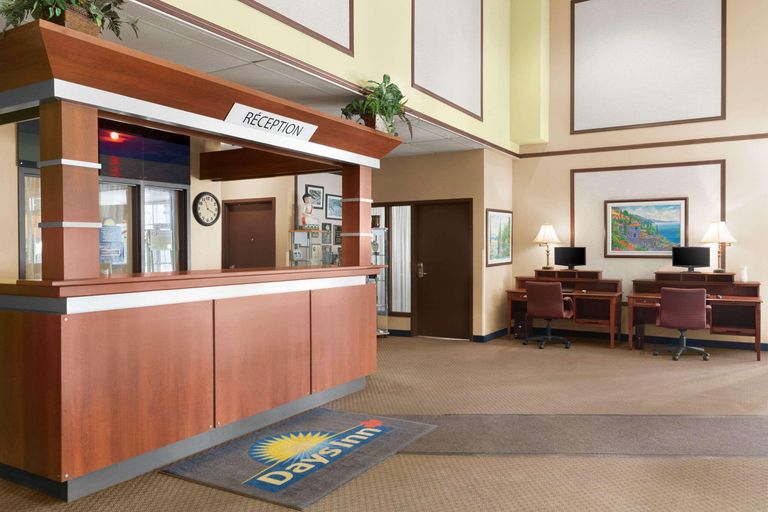 Public Area 3, Days Inn & Conference Centre by Wyndham Blainville, Thérèse-De Blainville