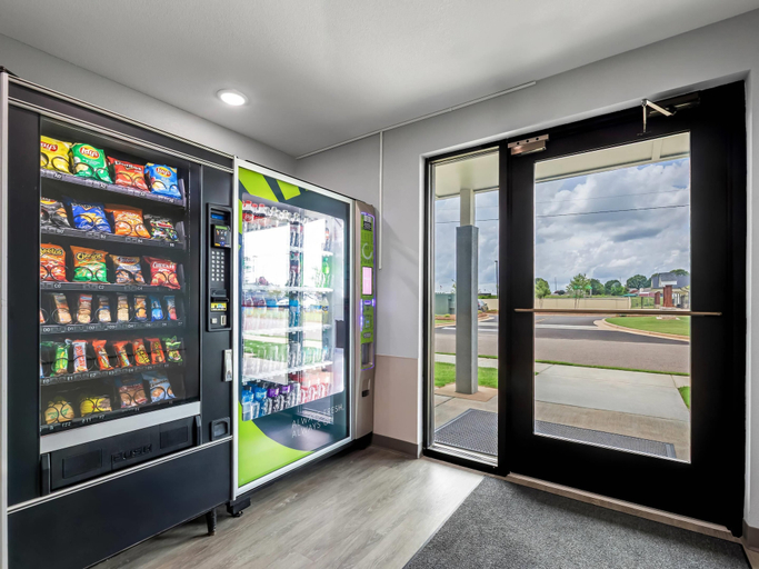 Food & Drinks 4, WoodSpring Suites Prattville - Montgomery North, Autauga