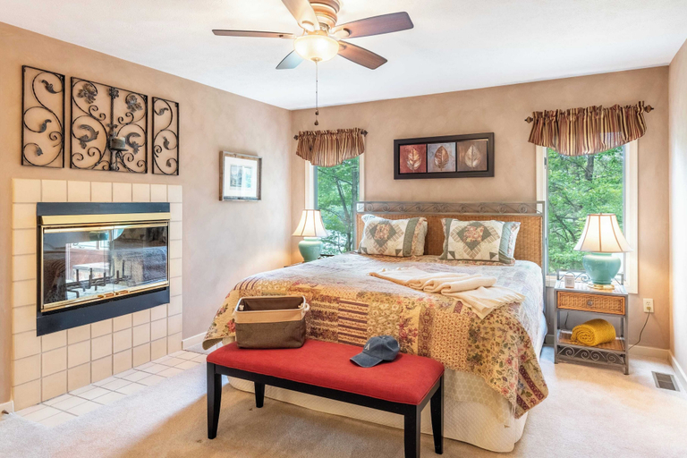 Bedroom 3, Twin Waters by Avantstay Patio + Pool Table, Carbon