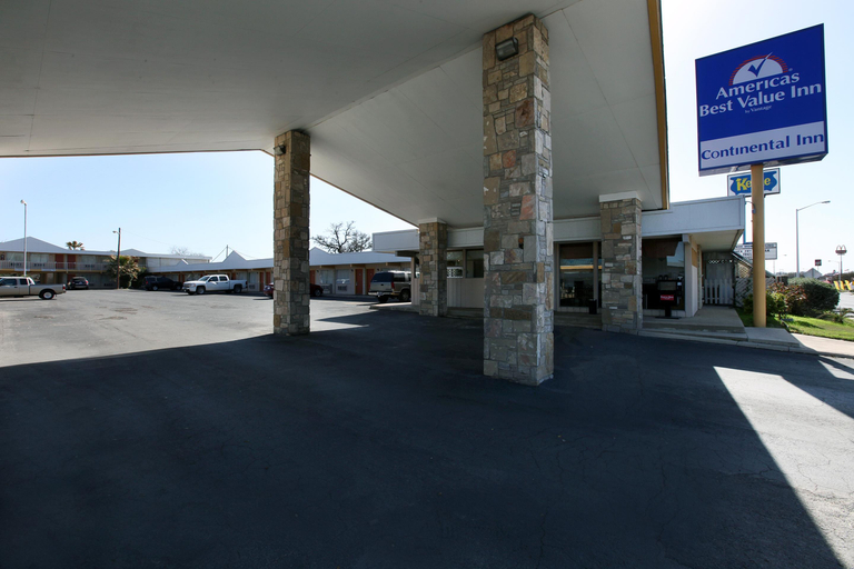 Exterior & Views 5, Americas Best Value Inn Uvalde, Uvalde