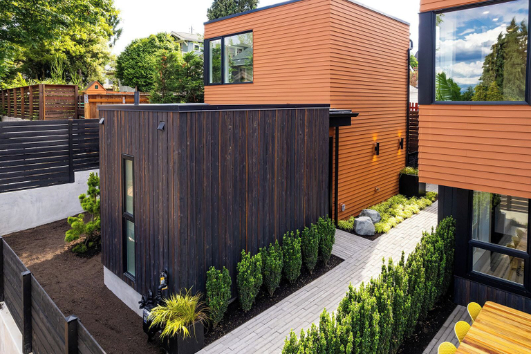 Exterior & Views