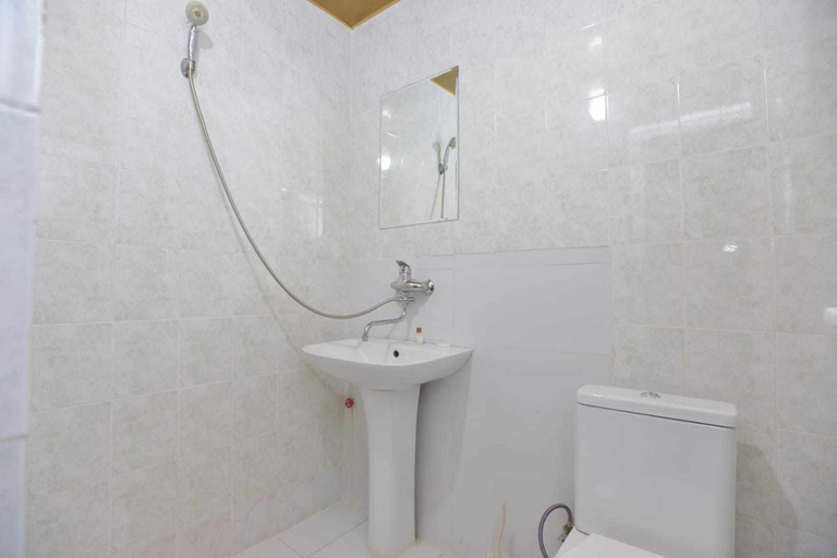 Bathroom 2, Art House Hostel Aleksandr, Kutaisi