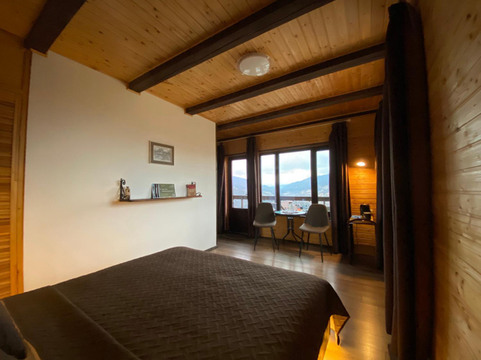 Bedroom 2, AGORA Chalet, Skolivs'kyi