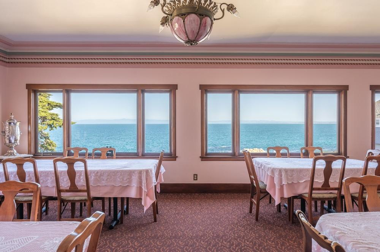 Food & Drinks 4, Martine Inn, Monterey