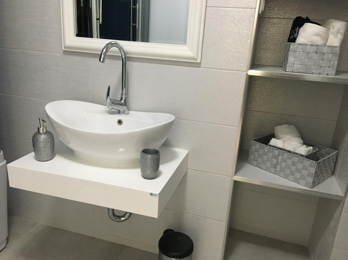 Bathroom 4, Apartmani Spasic, Kovin