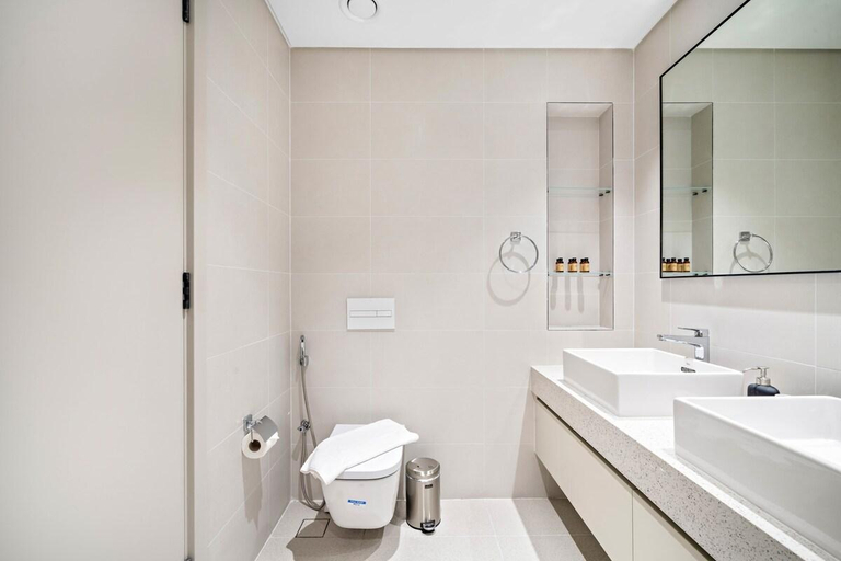 Bathroom 4, Silkhaus Family Friendly 2BDR | with Private Beach, Dubai
