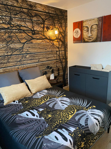 Bedroom 1, Le Noctambulle Spa, Lot